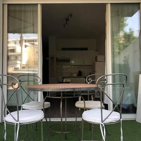 Apartamento Nice Studio With Terrace Near The Beach