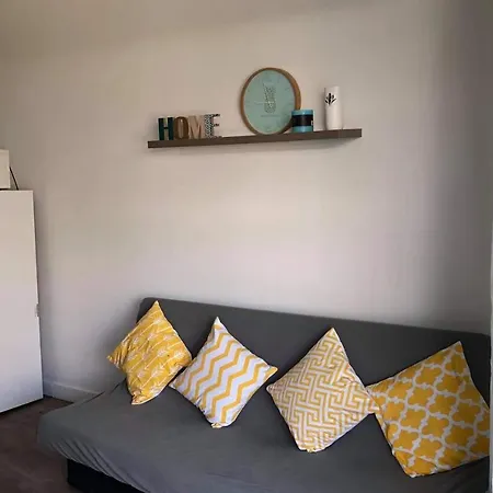 Nice Studio With Terrace Near The Beach *