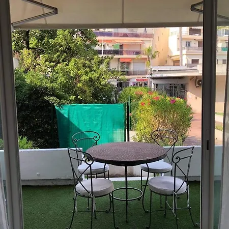 Nice Studio With Terrace Near The Beach *
